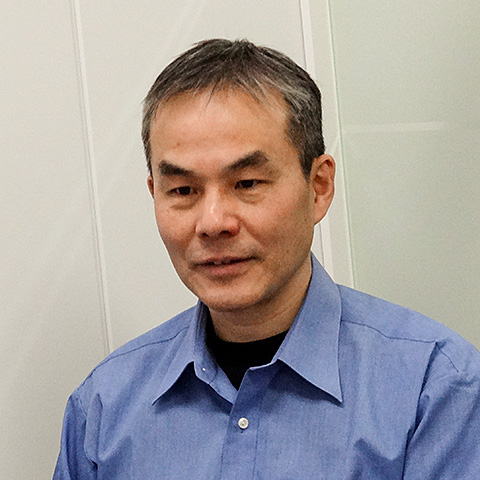 企画開発部: 統括部長 林 竜輝